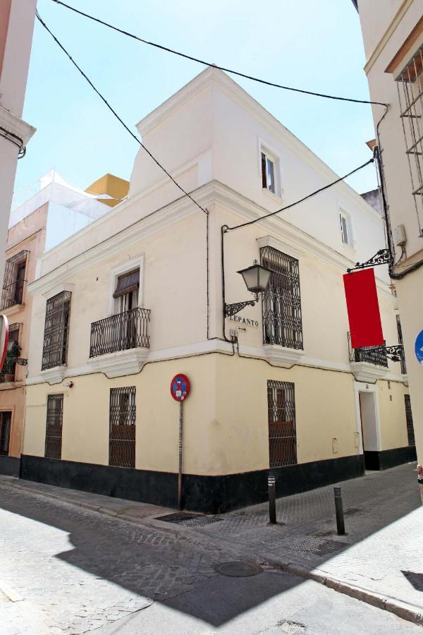 Apartamento Hispalis Lepanto 2 *